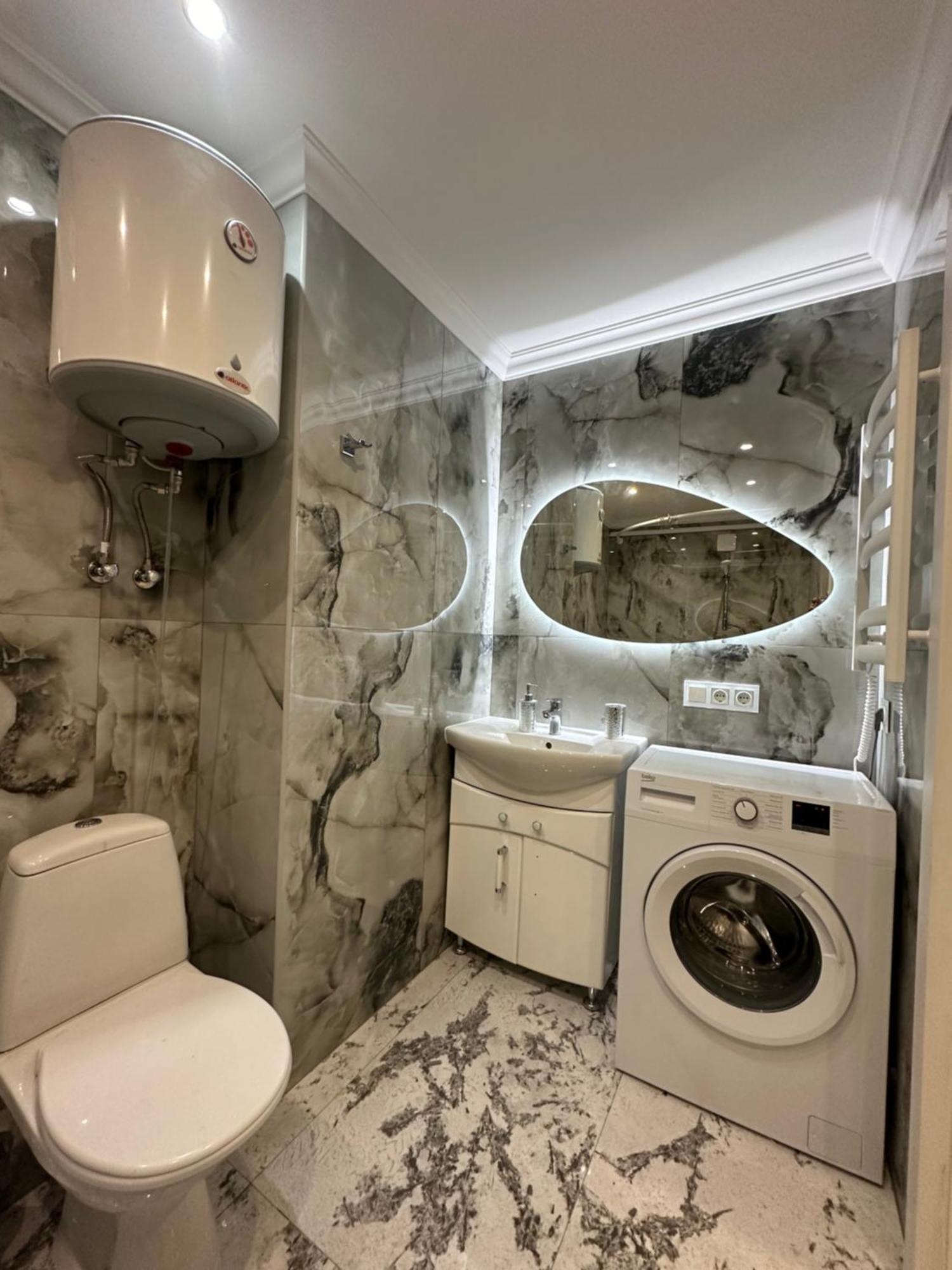 Flat 24 On Lesi Ukrainki 12 With 1 Bedroom Kiev Dış mekan fotoğraf